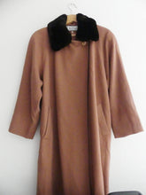 Charger l'image dans la galerie, manteau vintage fausse fourrure long camel cachemire et laine