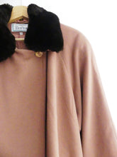 Charger l'image dans la galerie, manteau vintage fausse fourrure long camel cachemire et laine