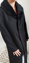 Charger l'image dans la galerie, Manteau Long col fourrure Pierre Sanville Luxe Pure Laine (Taille 44) - Le Petit Citron