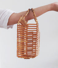 Charger l'image dans la galerie, Sac ajouré en bois esprit bohème osier
